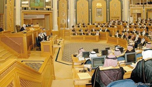 “الإدعاء العام” يطالب بمعاقبة طبيب رفع علم “المثليين”على سارية بمنزله بجدة