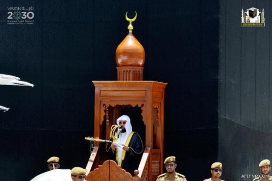 حدث في عفيف.. غاب الخطيب عن الجمعة فاعتلى “سوداني” المنبر