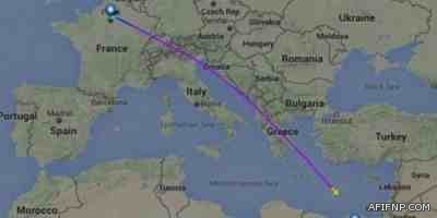 طبيب الوحدة الصحية المدرسية يتفقد حالة الطلاب الصحية في مدارس عفيف