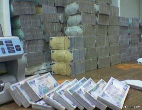 “الجوازات” تبدأ في نقل معلومات الجواز اليمني الجديد لحاملي “هوية زائر”