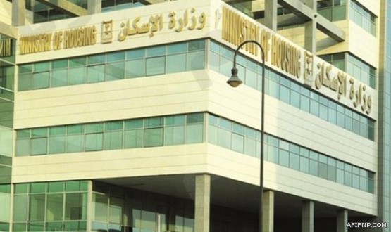 القبض على مواطن يرتدي حزاماً يحوي مسدساً وأعيرة نارية داخل مسجد في بلجرشي