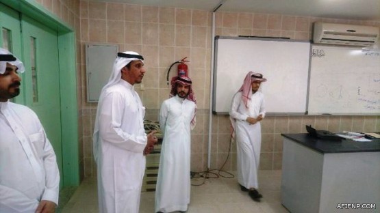 مواطن يوثق خزان مكشوف يهدد حياة المارة بطريق المطار بمحافظة عفيف