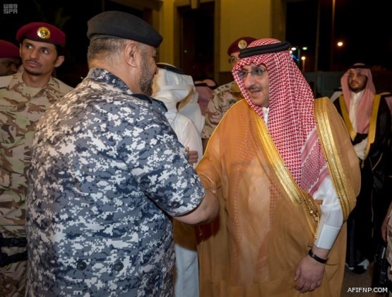 ضبط مروج مخدرات عبر “سناب شات” وبحوزته كمية من الحبوب المخدرة وزجاجات الخمر