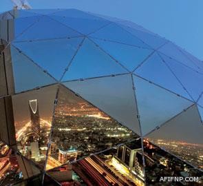 “سعودي أوجيه” تفوز بعقد جديد لتشغيل مجمع المصحف.. وتتفاوض مع موظفيها المفصولين برواتب أقل