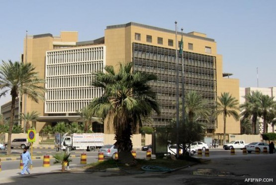 استقالة رئيس تحرير صحيفة “الرياض” ونائبه.. ومجلس الإدارة يعين بديليهما