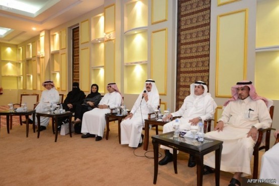 عميد كلية إدارة الأعمال يلقي محاضرة بعنوان مهارات العمل الأدارية