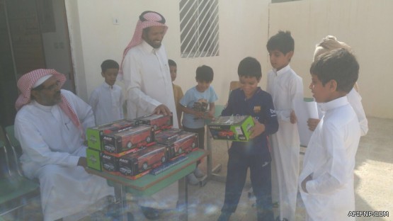 دبي تفتح أبواب المجد للسعودية “بائعة الشاورما”