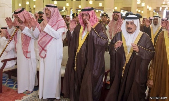 حفل تكريم اللجان العاملة بحفل أمير الرياض اثناء زيارته لعفيف مساء اليوم