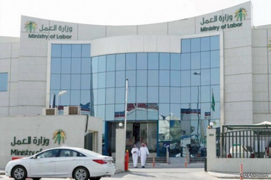 “الشورى” يطالب بـ 5 دقائق بين الأذان والإقامة في المساجد القريبة من الأسواق والمجمعات