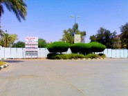 العلامات التحذيرية الغير واضحة تتسبب في كسر فخذ لسائق أجره بالمدخل الغربي  والمتطفلون  يعيقون وصول الهلال الاحمر للموقع