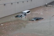 هطول أمطار غزيرة على جنوب وشمال المحافظة توقف حركة المسافرين ، وتحدث أضراراً بطريق عفيف – الرياض  (صور)