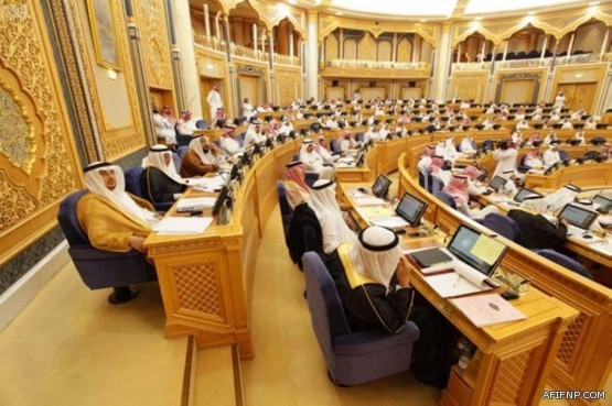 نائب أمير الرياض ينقل تعازي “القيادة” لأسرة الشهيد السبر