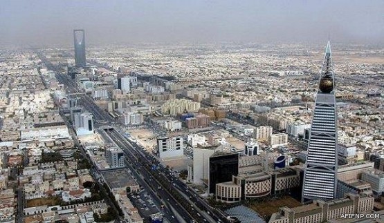 مطعم يفرض 16% ضريبة قيمة مضافة على وجباته قبل موعد تطبيقها.. و”التجارة” توضح