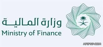 “العمل” توضح حقيقة فرض ضريبة 10% على رواتب المقيمين