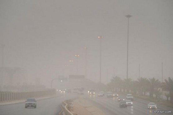 مدير تعليم عفيف يفتتح معرض الأعمال الإبداعية لقسم التجهيزات المدرسية