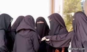 “العمل” تدرس رفع راتب العاملة الفلبينية إلى 1700 ريال.. وفتح الاستقدام من البوسنة والهرسك