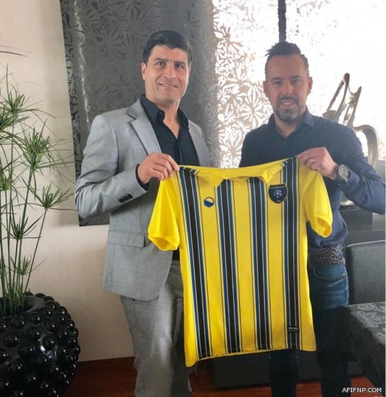 برعاية محافظ عفيف الخيمة الشعبية تواصل فعالياتها بمشاركة الشعراء في مهرجان بئر العود التراثي