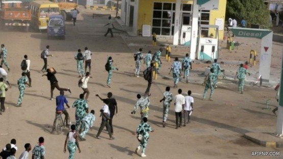 خبراء يحذرون من الأطعمة المقدمة خلال رحلات الطيران.. تعرف على السبب