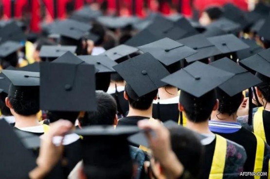 الإطاحة بعصابة تخصصت في الاحتيال على عملاء البنوك واختراق حساباتهم المصرفية