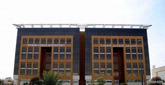 “البيئة” تُكافح أسراب الجراد القادمة من السودان في محافظات منطقتَي مكة والمدينة