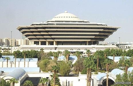 عطل في النظام الإلكتروني يؤخر وصول نحو ألفي عاملة أوغندية.. ومكاتب الاستقدام تتخوف من الغرامة