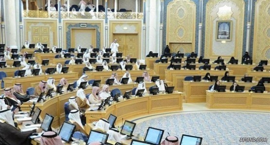 4 كويتين يستخدمون حيلة ذكية لتهريب سيارة رياضية من السعودية للكويت