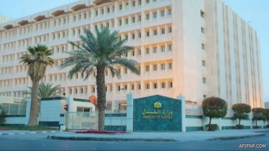 محافظ عفيف يتفقد سير الخدمات الصحية بالمستشفى العام