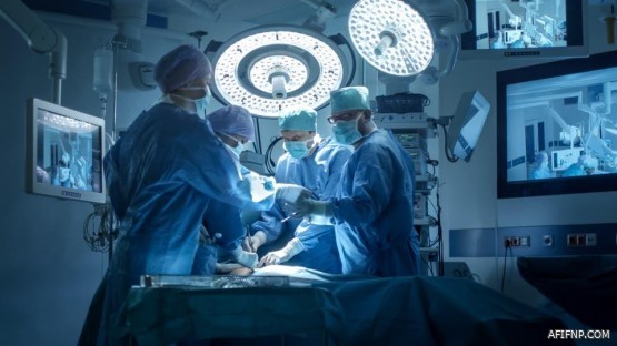 “الغذاء والدواء” تضبط منفذ بيع وضع ملصقات على الخضار والفواكه تحمل ادعاءات مغلوطة