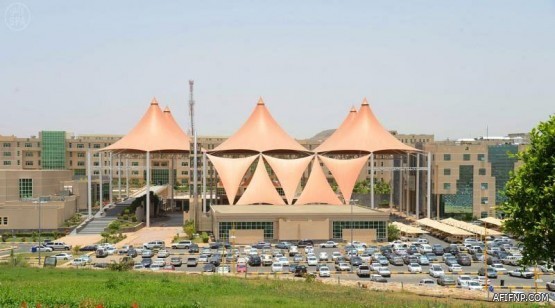 “التجارة” تضبط عمالة مخالفة تستغل بيتاً سكنياً لتصنيع الذهب والمشغولات بالرياض