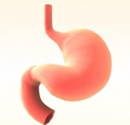 إصابة مقيم عربي في حادث انقلاب أمام مبنى المرور