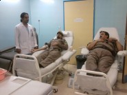 وفاة ستيني واصابة مقيم مصري في حادثين مروريين في مركز الحوميات