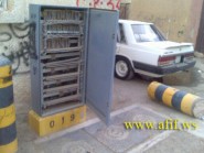 اهمال مقاول كاد ان ينهي حياة شابين تعلق سيارتهما بكومة من الرمل