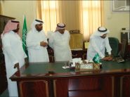 الثبيتي يعتمد أسماء المعلمين بالمدارس الليلية بعفيف للعام القادم