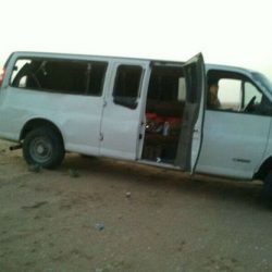 مرور عفيف يضع مطبات صناعية بتقاطع طريق العيدانية مع طريق المطار