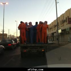 عامل يكسب الاجر في الحمام